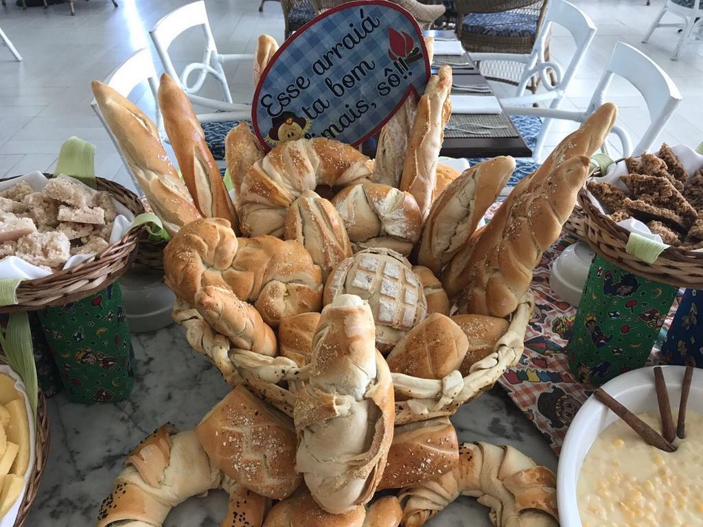 Sheraton Reserva Do Paiva Cabo de Santo Agostinho Esterno foto Bread at a buffet