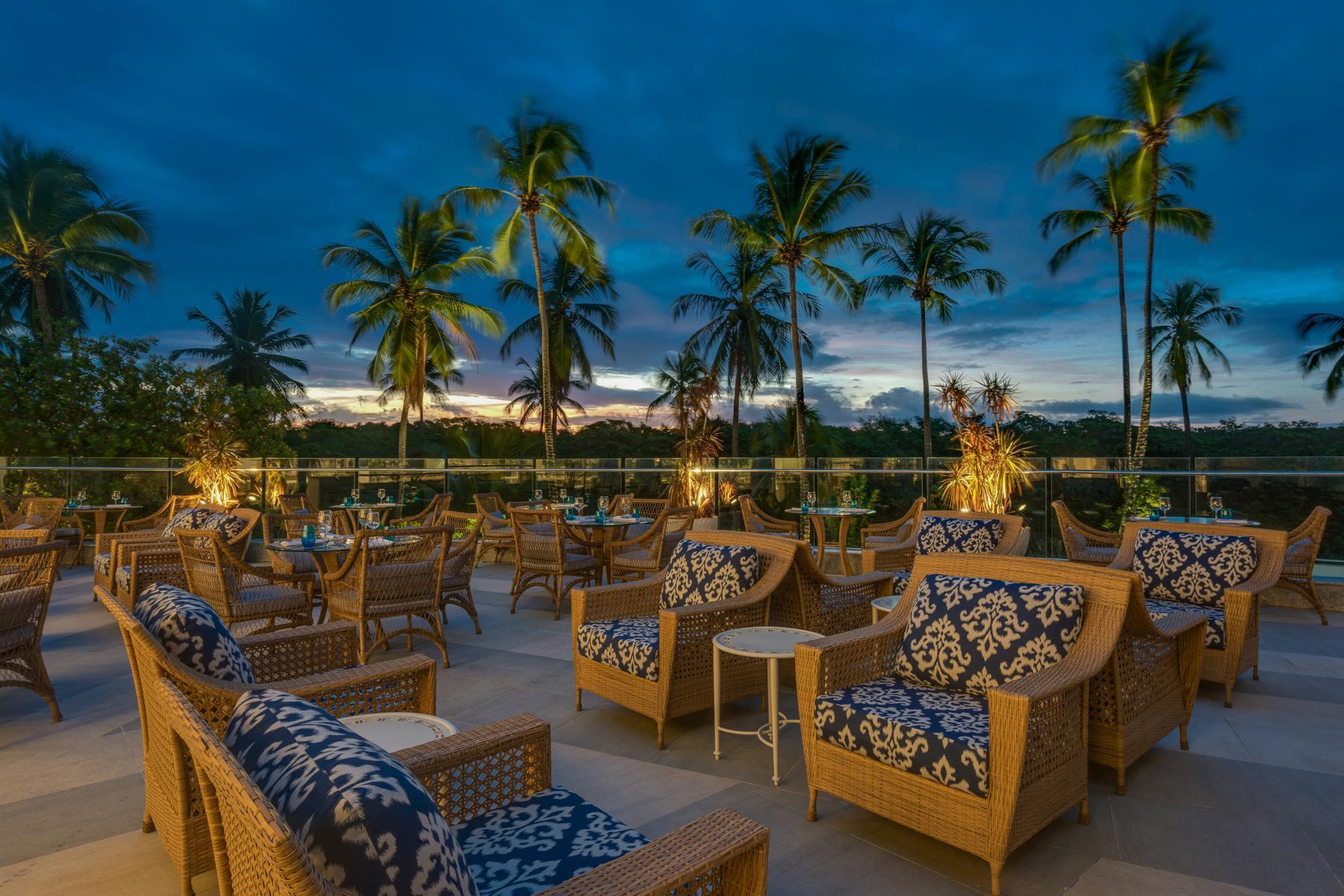 Sheraton Reserva Do Paiva Cabo de Santo Agostinho Esterno foto The rooftop bar at the hotel
