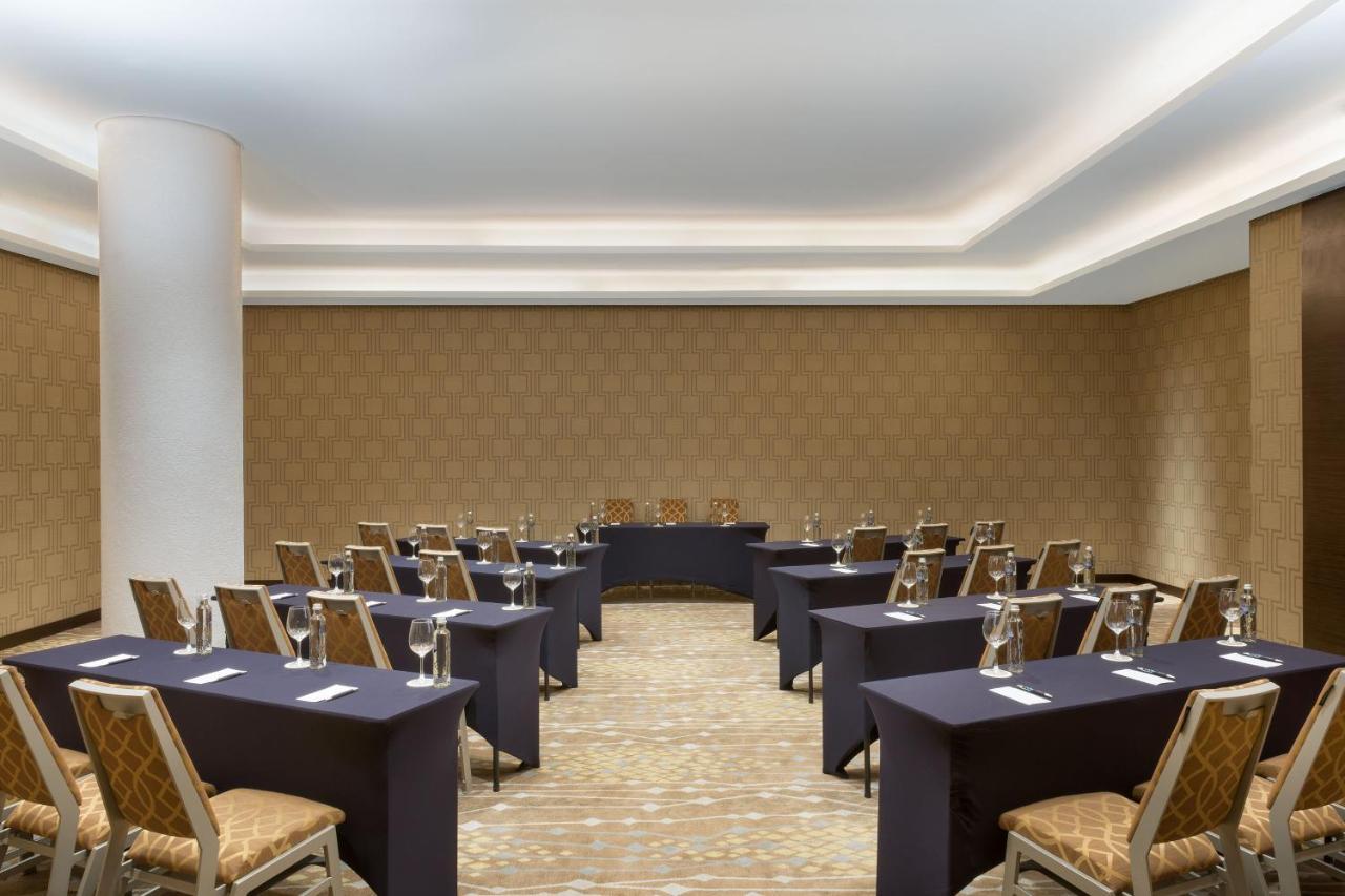 Sheraton Reserva Do Paiva Cabo de Santo Agostinho Esterno foto A meeting room at the Four Seasons Hotel, London