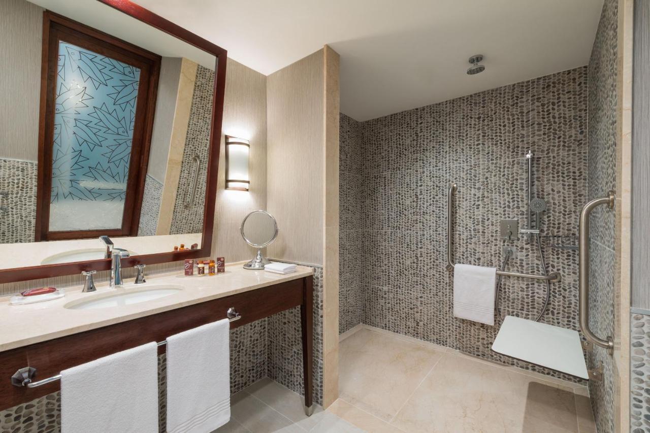 Sheraton Reserva Do Paiva Cabo de Santo Agostinho Esterno foto A wet room in a hotel
